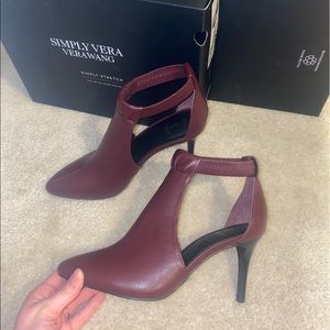 SIMPLY VERA VERA WANG heels
